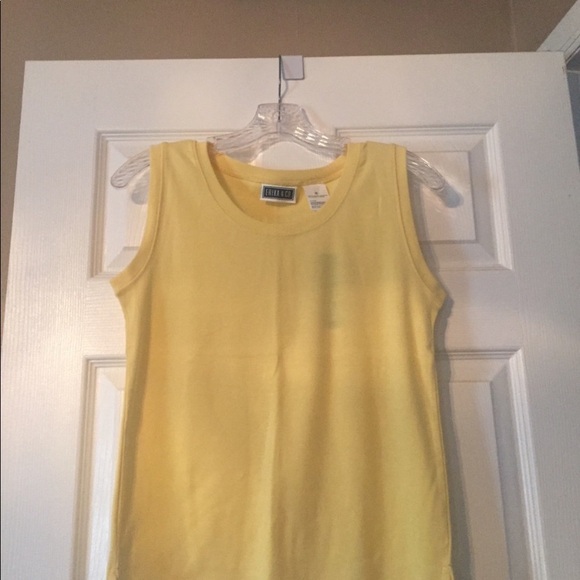 Erika & Co Sleeveless Top - Picture 2 of 4